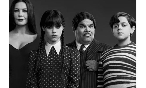 ADDAMS AİLESİ NETFLIX MAHALLESİNDE!